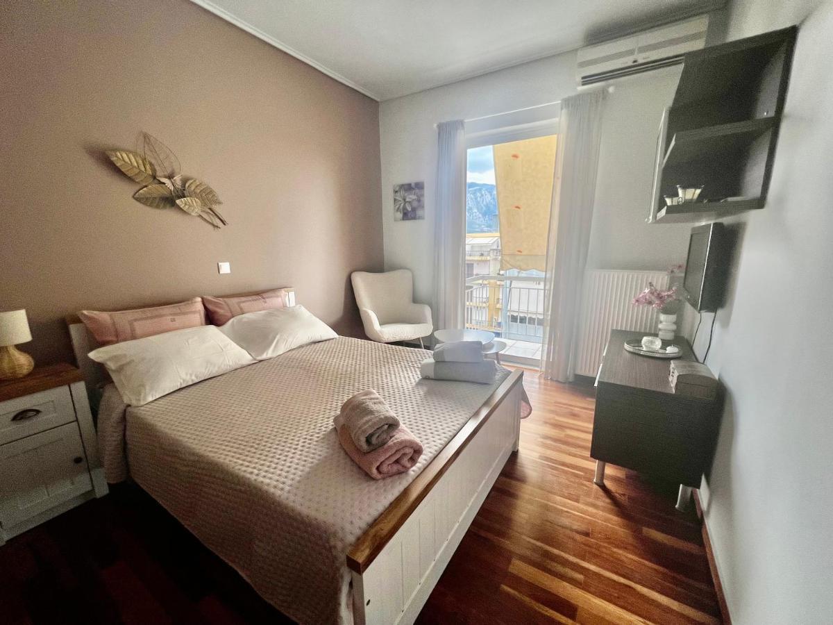 Ferienwohnung Elegant Downtown Retreat Kalamata Exterior foto