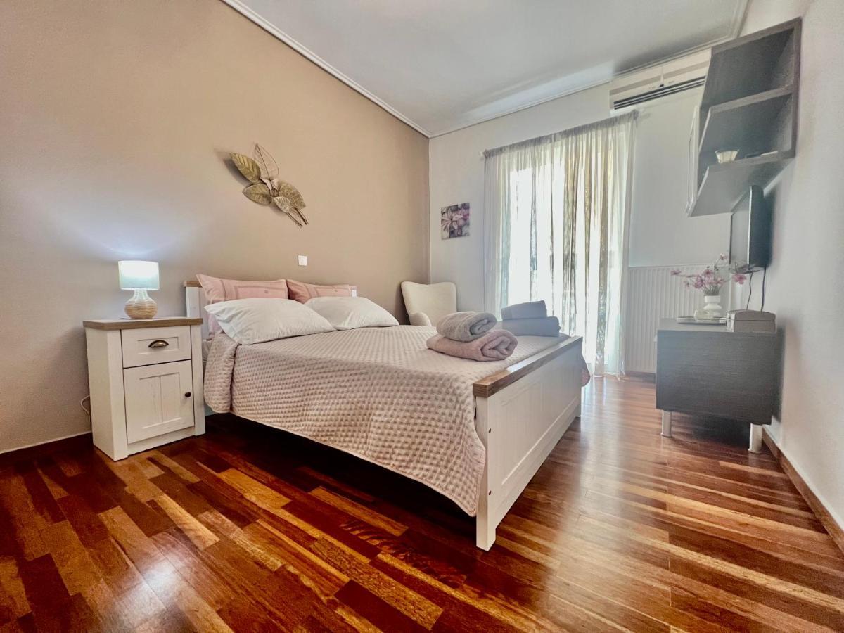 Ferienwohnung Elegant Downtown Retreat Kalamata Exterior foto