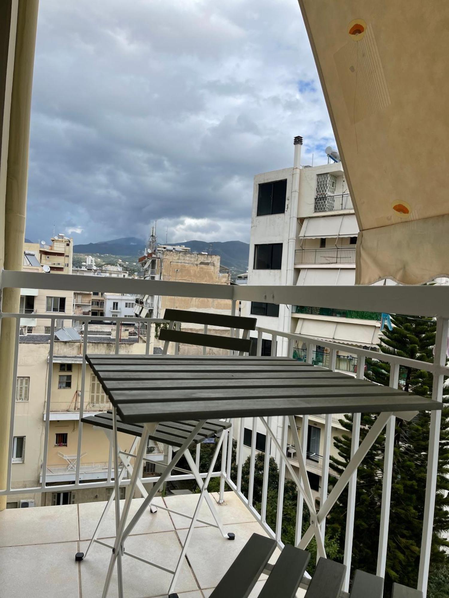 Ferienwohnung Elegant Downtown Retreat Kalamata Exterior foto